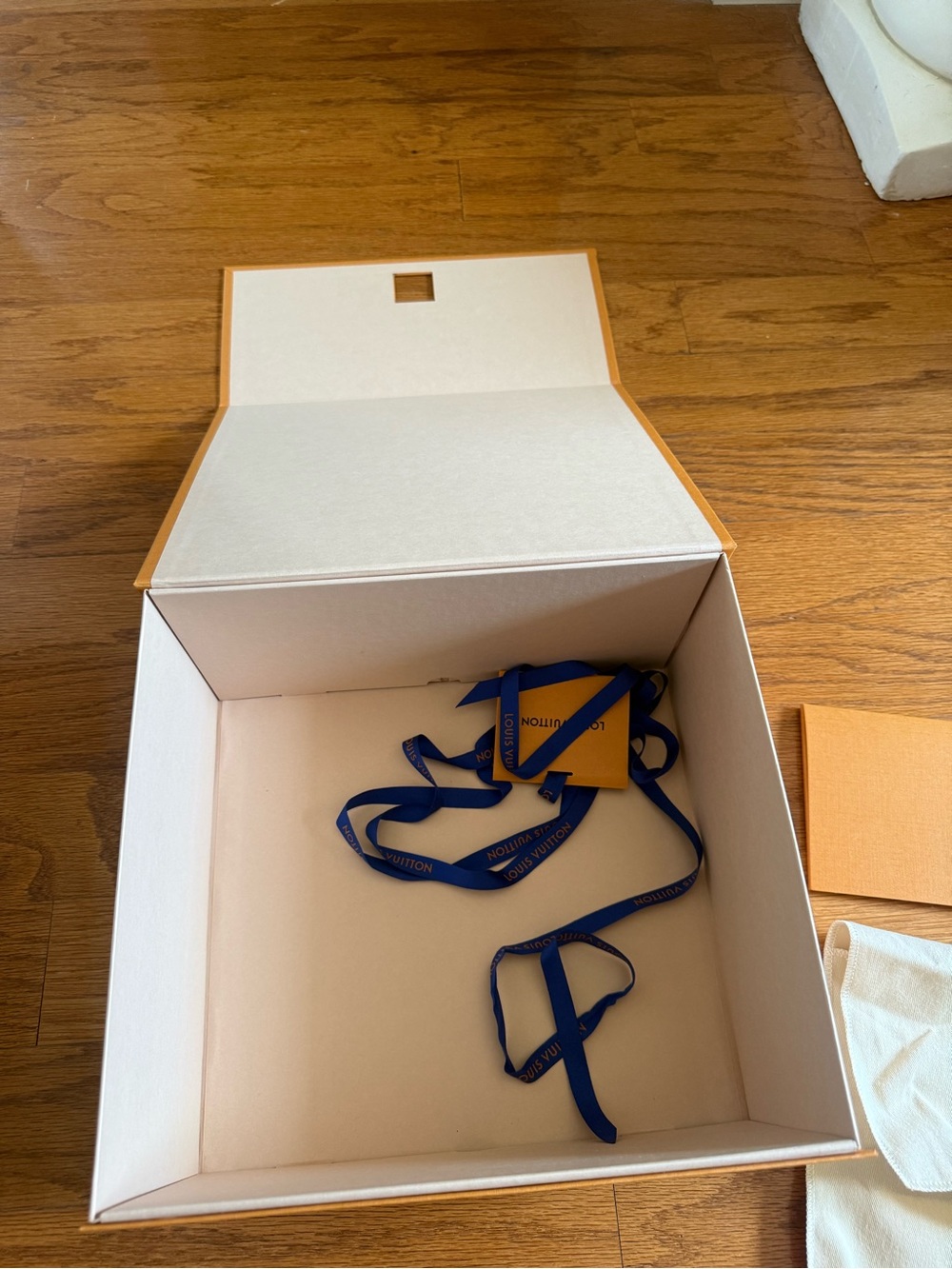 Accessory Identification - Picture 3 of 3